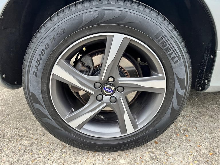 VOLVO XC60 2.0 R-Design Lux D4 (181hp) Silver Auto Diesel 2015
