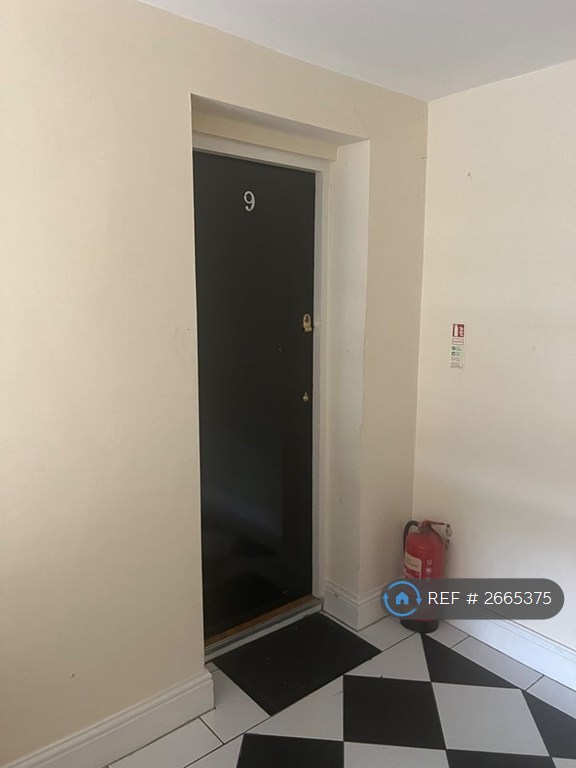 2 bedroom flat in Elmsley Road, Liverpool, L18 (2 bed) (#2665375)