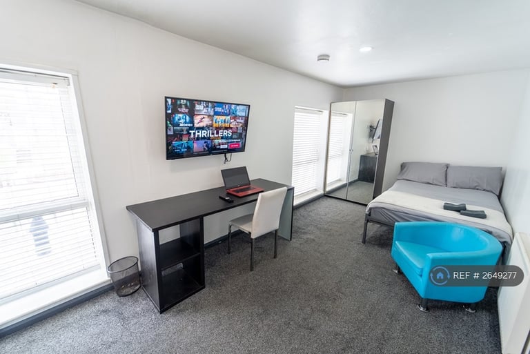 Studio flat in Pershore Road, Birmingham, B5 (#2649277)