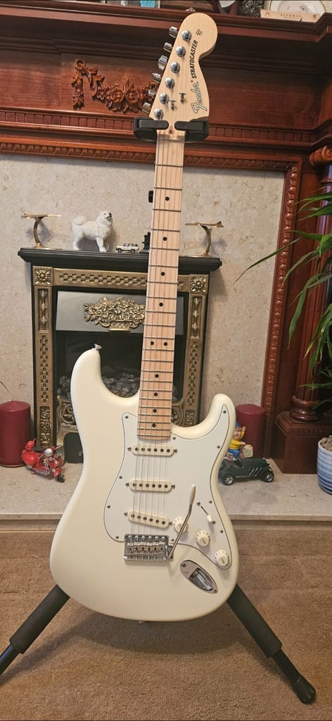 Fender Stratocaster Limited Edition American Performer Olympic White