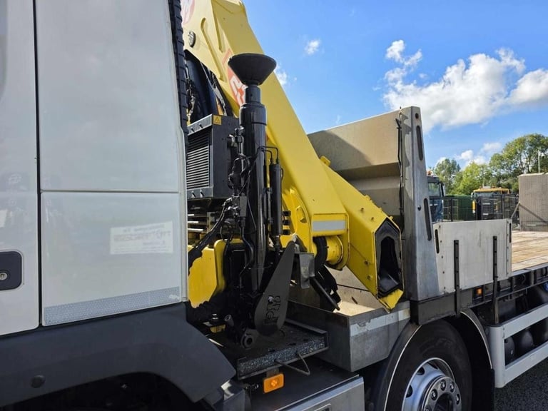 2020 Volvo FM430 8X4 27ft Beavertail/ Flat