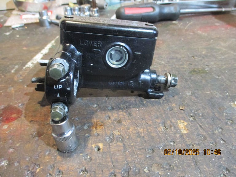 Clutch master cylinder 