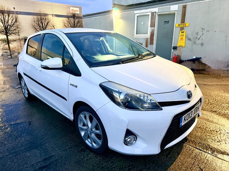 2013 Toyota Yaris 1.5 VVT-i Hybrid T Spirit 5dr CVT HATCHBACK PETROL/ELECTRIC Automatic