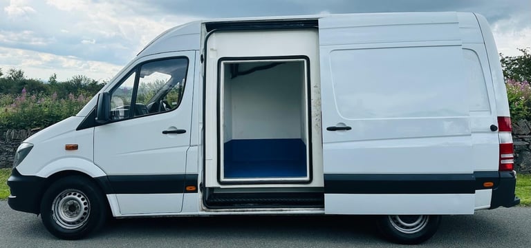 2016 Mercedes-Benz Sprinter 3.5t BlueEFFICIENCY Van PANEL VAN Diesel Manual