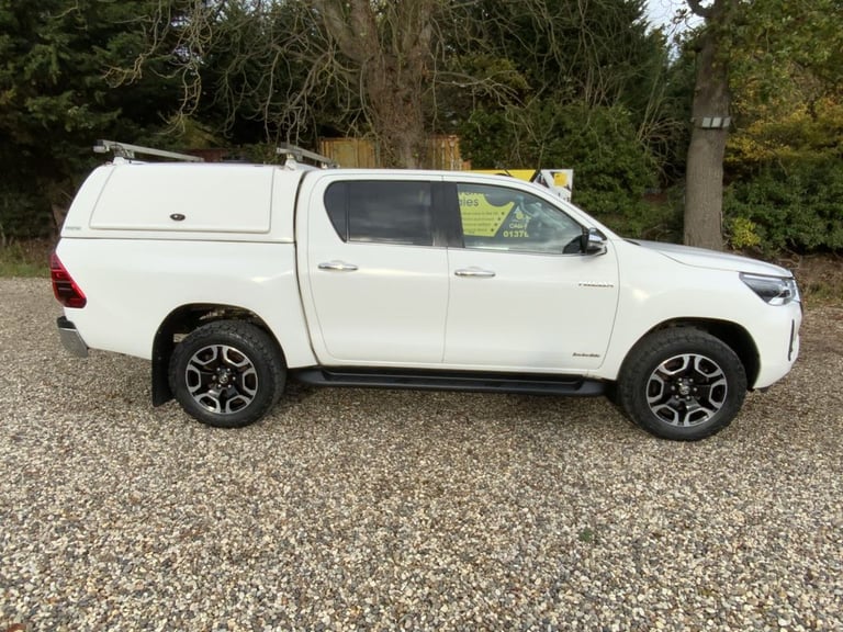 2021 Toyota Hilux 2.4 D-4D Invincible Pickup Double Cab 4dr Diesel Manual 4WD Euro 6 (s/s) (1 PIC...