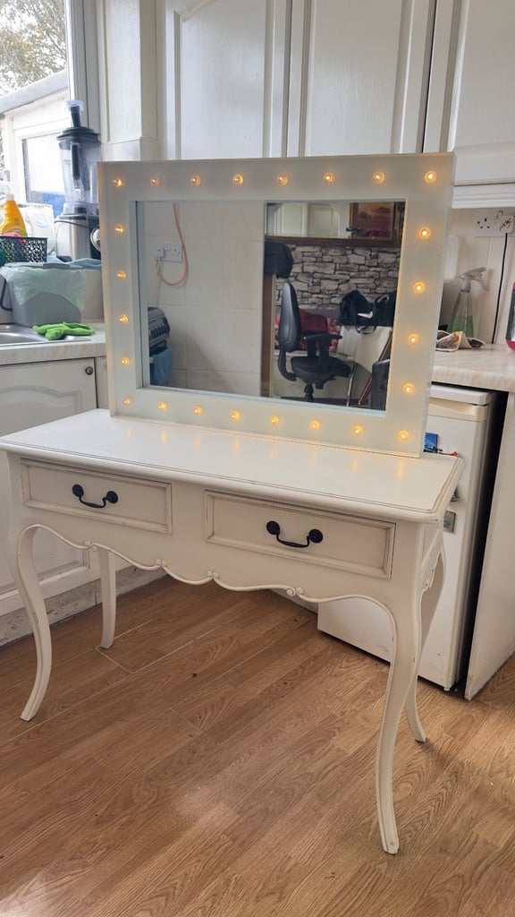 French dressing table 