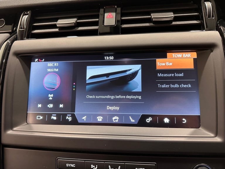 2020 Land Rover Discovery 3.0 SD V6 SE SUV 5dr Diesel Auto 4WD Euro 6 (s/s) (306 ps) ESTATE Diese...