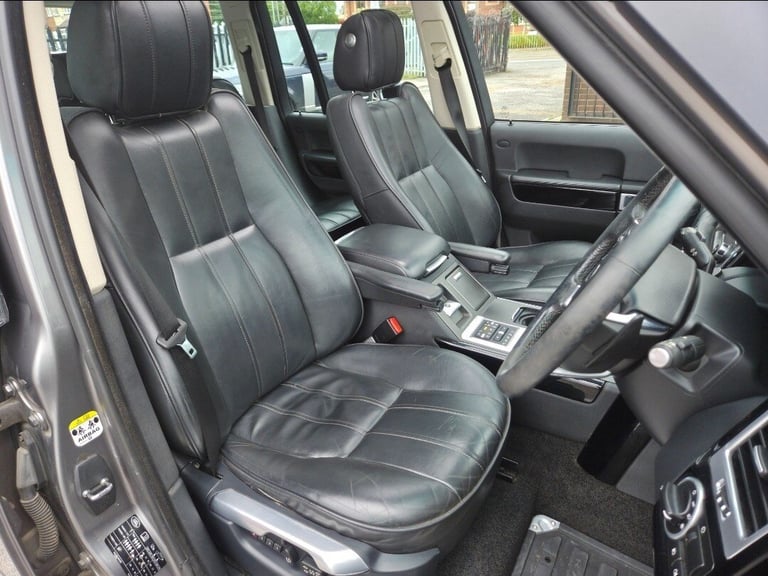 60 2010 LAND ROVER RANGE ROVER 4.4 TDV8 VOGUE AUTO