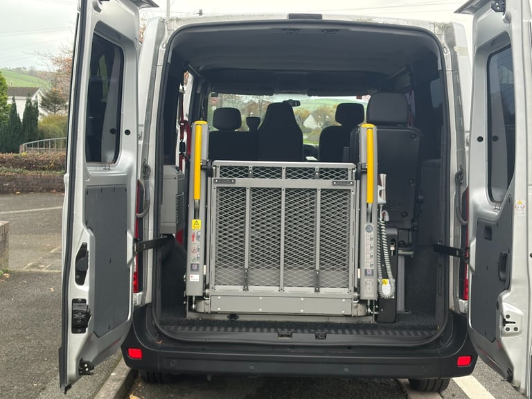 2017 Renault Master SL28dCi 110 Business WHEELCHAIR ACCESS/CAMPER PANEL VAN Diesel Manual