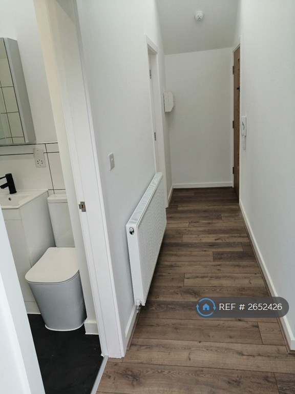 1 bedroom flat in Parkside East, Prenton, CH43 (1 bed) (#2652426)