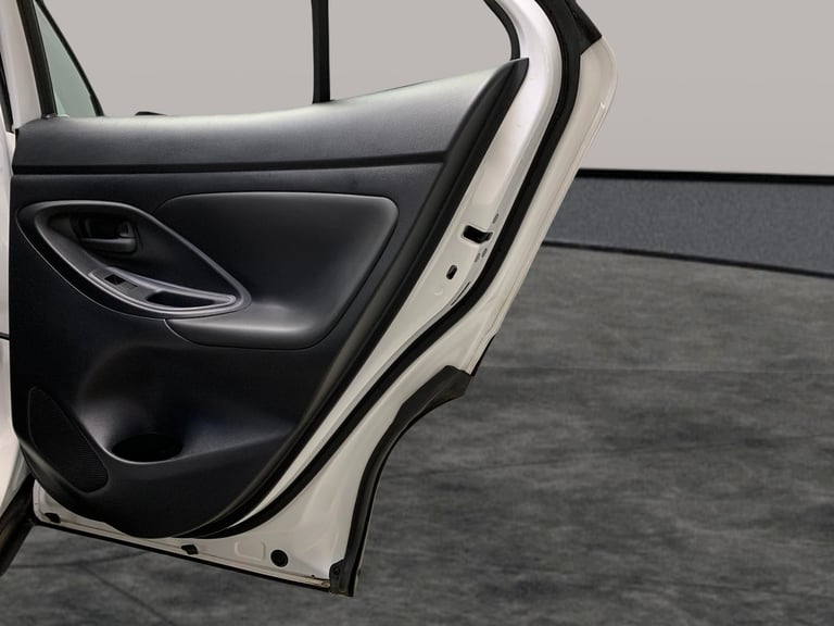 2024 Toyota Yaris Cross 1.5 VVT-h Icon SUV 5dr Petrol Hybrid E-CVT Euro 6 (s/s) (116 ps) - LANE T...