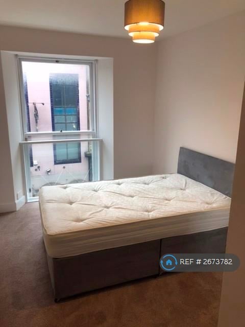 3 bedroom flat in Commercial Street, Dundee, DD1 (3 bed) (#2673782)