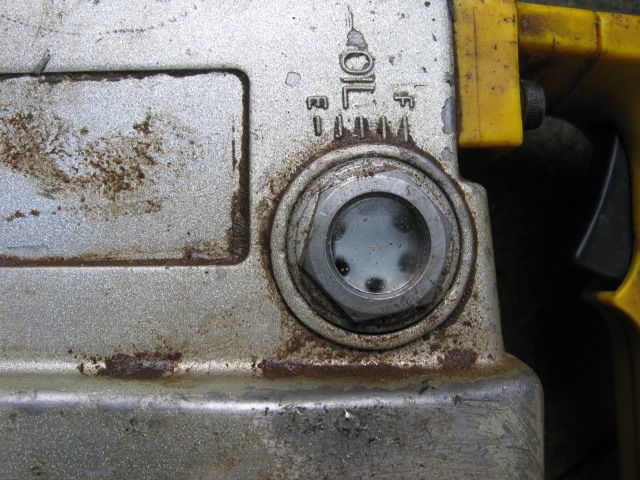Heavy Duty Old Rotary Hammer . Oil Feeder, Carrying Case . With 2 chisels