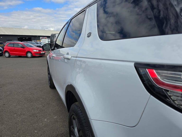 2018 Land Rover Discovery Sport 2.0 TD4 Landmark SUV 5dr Diesel Auto 4WD Euro 6 (s/s) (180 ps) ES...