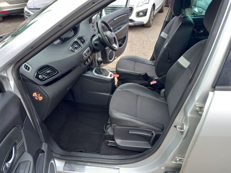 2013 Renault Grand Scenic 1.6 VVT Dynamique TomTom MPV 5dr Petrol Manual Euro 5 (110 ps) MPV Petr...
