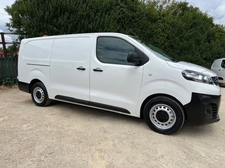 image for 2022 Vauxhall Vivaro 2900 1.5TD Dynamic LWB L2 100PS Medium Van Diesel Manual