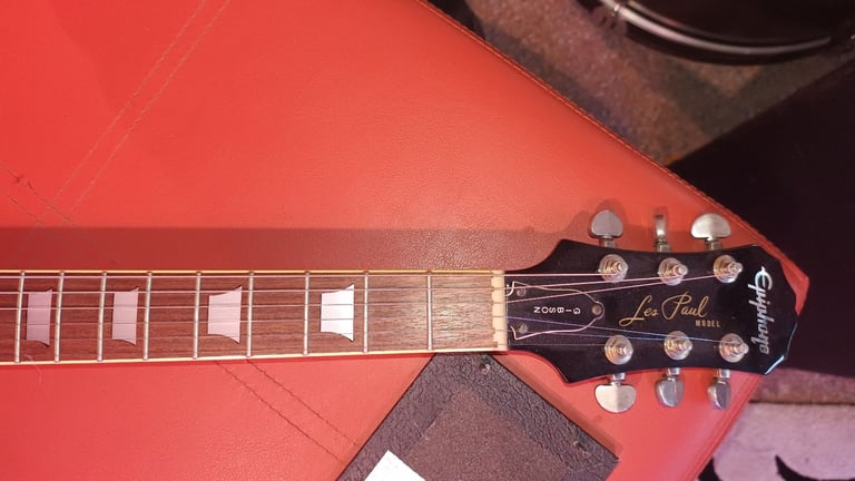 Epiphone les paul guitar