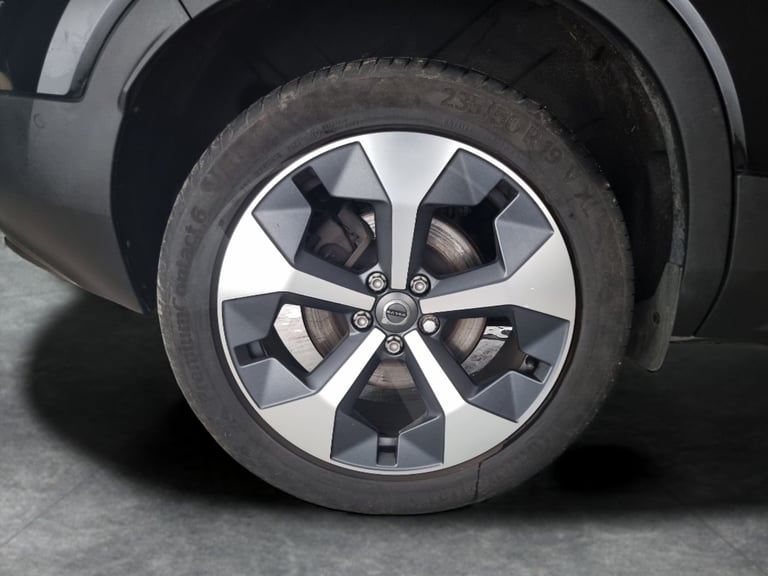 2022 Volvo XC40 2.0 B4 MHEV Ultimate SUV 5dr Petrol Hybrid DCT Auto Euro 6 (s/s) (197 ps) - Suv H...