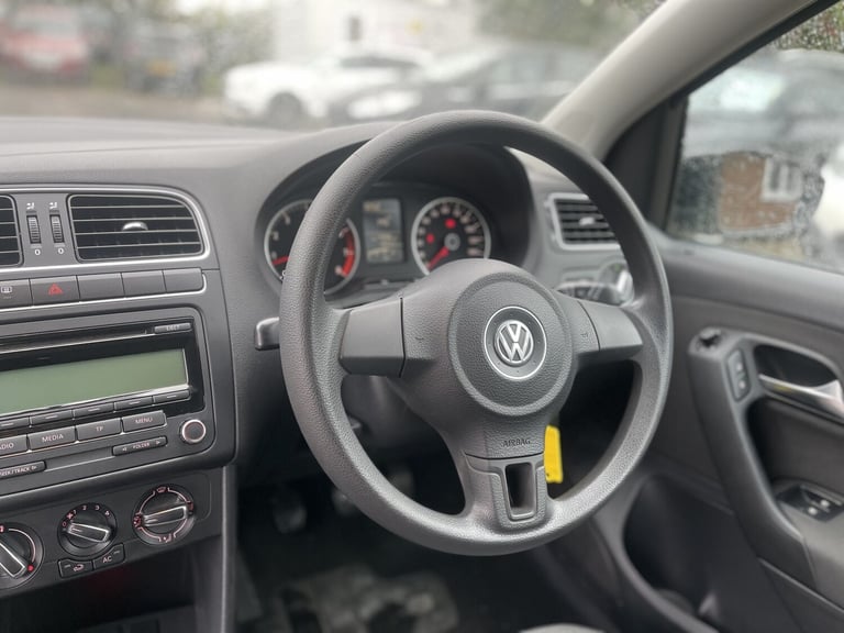 VOLKSWAGEN POLO 1.4 SE 2011