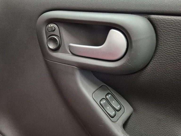  Vauxhall Corsa 1.4i 16v Exclusiv 3dr Petrol Manual