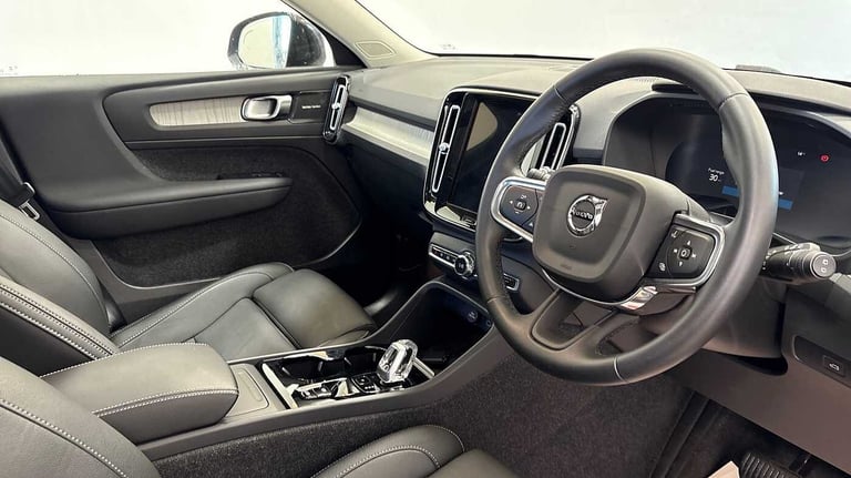 2024 Volvo XC40 2.0 B4P Ultra Dark 5dr Auto SUV Petrol Automatic