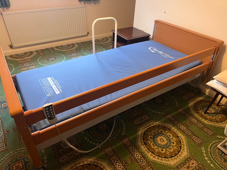 Adjustable bed 