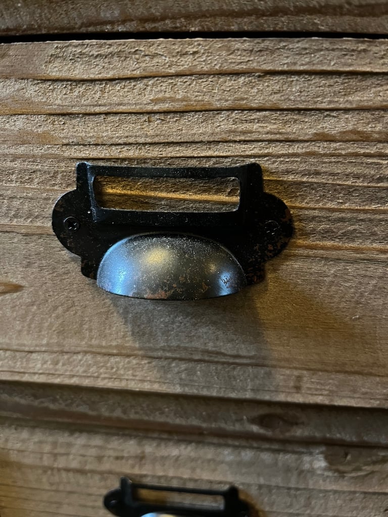 Drawer Pulls With Label Slots