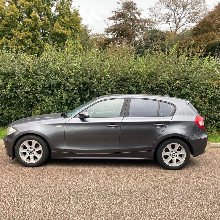 BMW 1 SERIES - AUTOMATIC - NEW MOT - ULEZ FREE - LEATHER INTERIOR