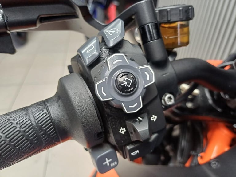 KTM 1290 SUPERDUKE R   21 REG    14304 MILES    DELIVERY    FINANCE    PX