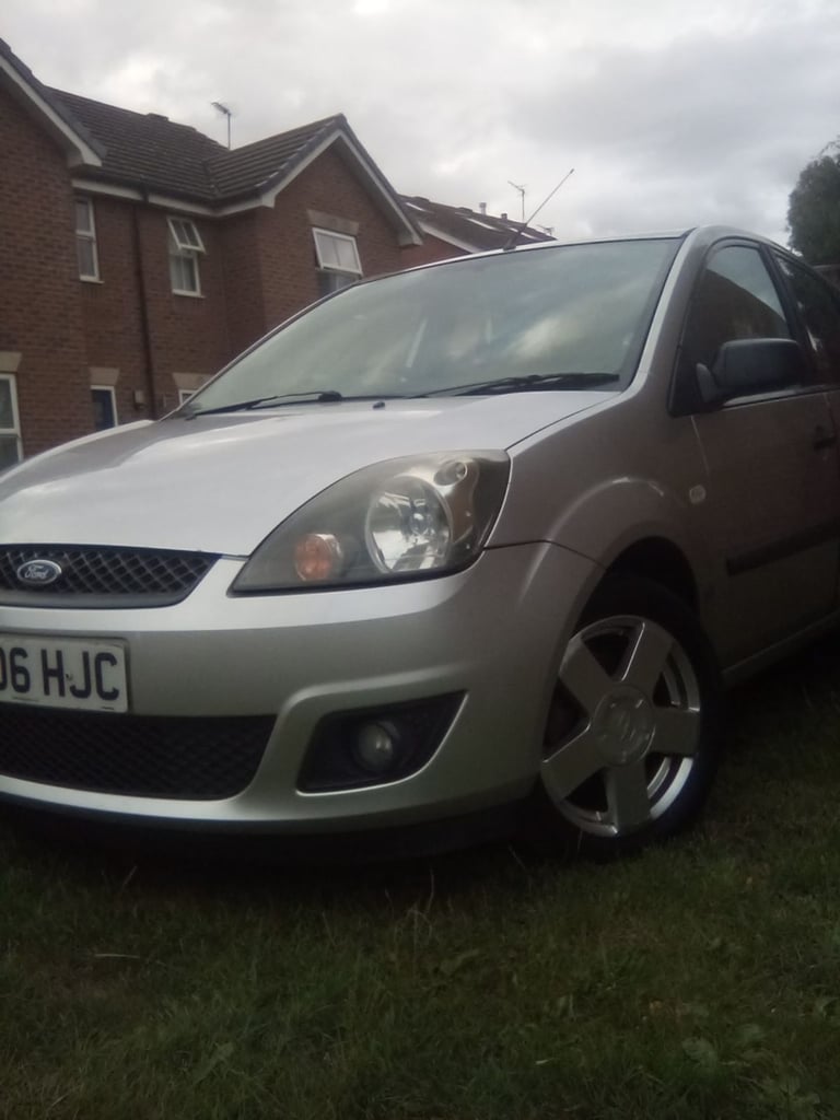 FORD FIESTA 1.25 ZETEC CLIMATE ONLY 64K MILES OFFERS INVITED 