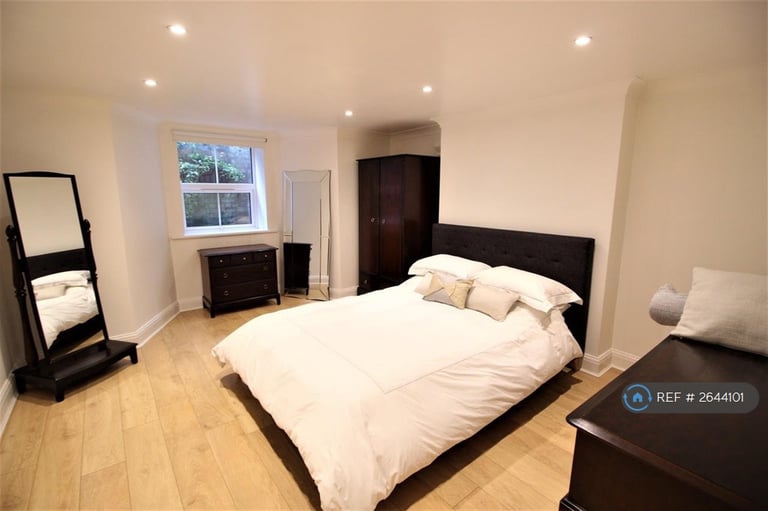 image for 1 bedroom flat in Queens Road, Brentwood, CM14 (1 bed) (#2644101)