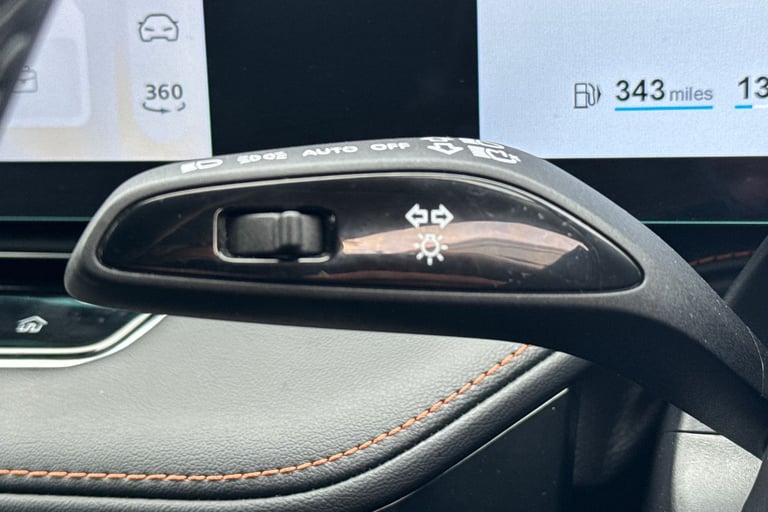 2025 MG MG HS 106287 Hatchback Petrol Automatic