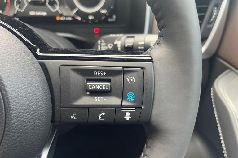 2025 Nissan Qashqai 1.3 DiG-T MH Tekna 5dr Manual Hatchback Petrol Manual