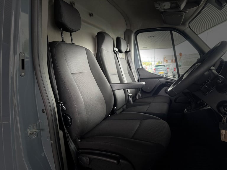 2022 Renault Master 2.3 dCi 35 Business+ FWD LWB Medium Roof Euro 6 4dr PANEL VAN Diesel Manual