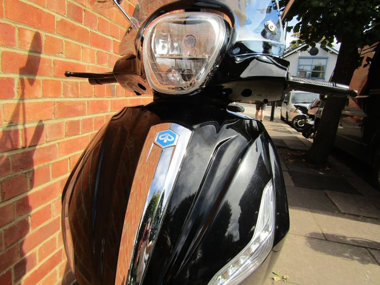 PIAGGIO BEVERLY 300cc GREAT COMMUTER VERY FAST AND RELIABLE. CHEAP TO RUN.