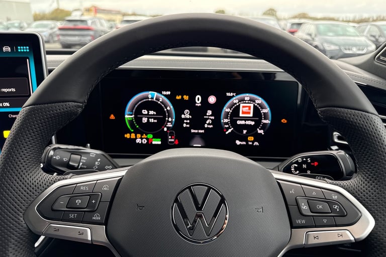 2025 Volkswagen Tiguan 1.5 TSI eHybrid 19.7kWh R-Line DSG Euro 6 (s/s) 5dr SUV Automatic