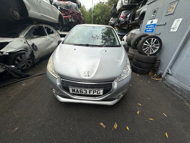 PEUGEOT 208 2013 1.2 PETROL BREAKING 