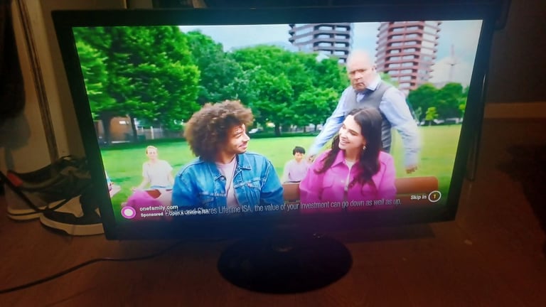FREE DELIVERY excellent 27 SAMSUNG LED HDTV freeveiw channels inbuilt 