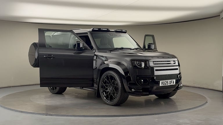2025 Land Rover Defender 3.0 D250 X-Dynamic SE 90 3dr Auto ESTATE DIESEL Automatic