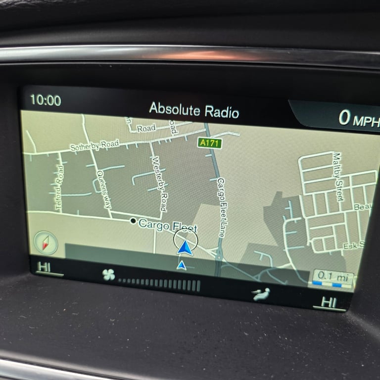 2017 Volvo V40 D2 [120] R DESIGN Nav Plus 5dr HATCHBACK Diesel Manual