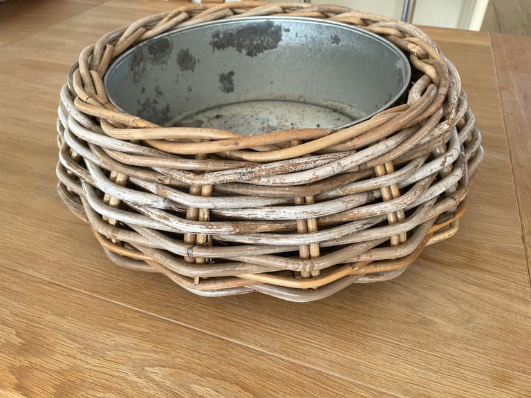 Neptune rattan planter