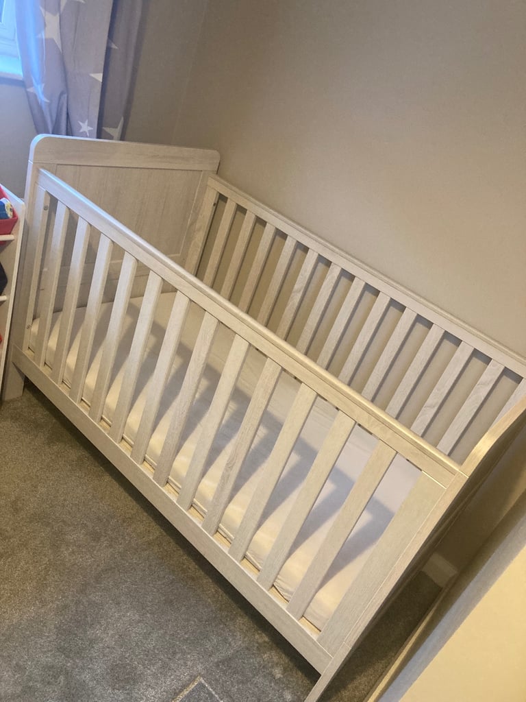 image for Cot and changing unit