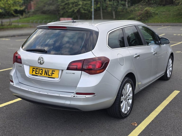 2013 Vauxhall Astra 1.7 CDTi ecoFLEX SE Sports Tourer Euro 5 (s/s) 5dr ESTATE Diesel Manual