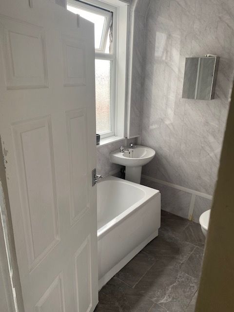 Modern 1-Bedroom Apartment – Bills Included – Excellent Location Near Romford Station