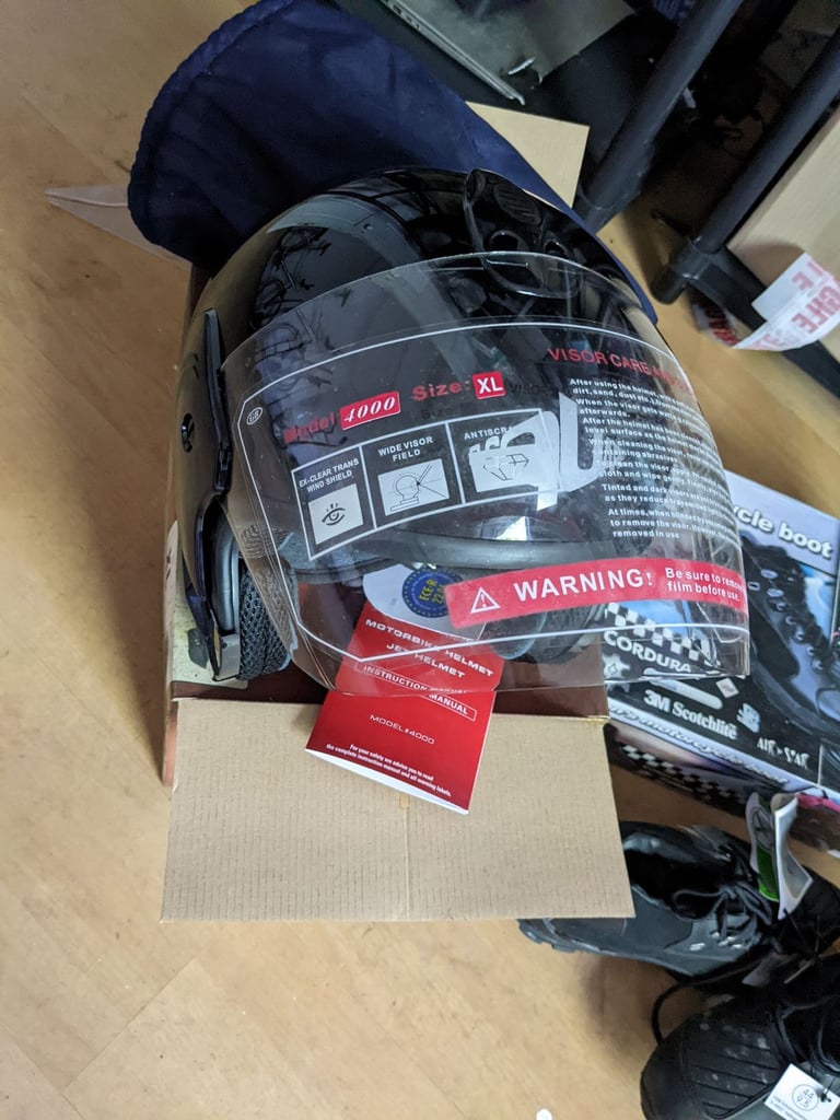 Jet XL open face helmet, nine and a half boots