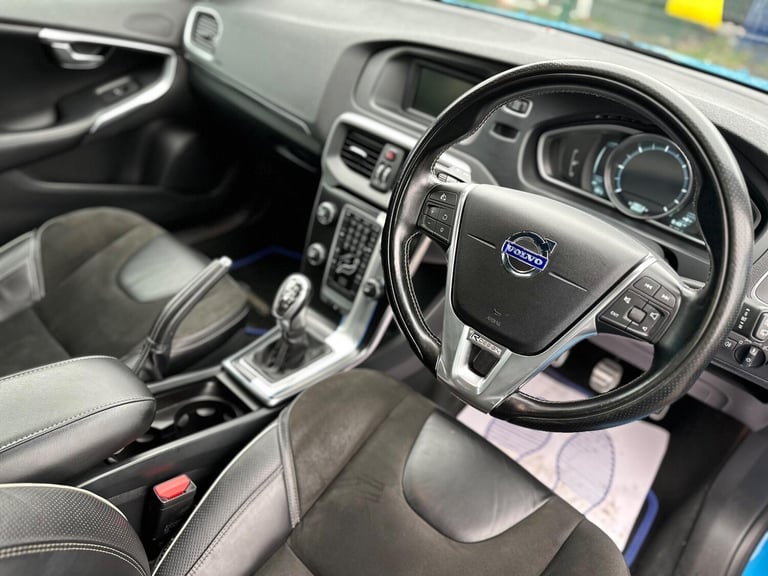 2014 Volvo V40 2.0 D3 R-Design Euro 5 (s/s) 5dr HATCHBACK Diesel Manual
