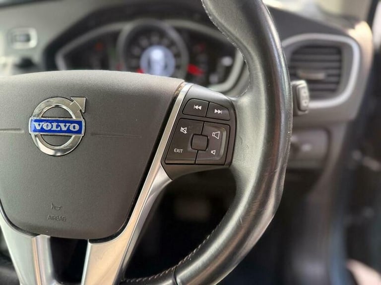 2014 Volvo V40 1.6 D2 Lux Powershift Euro 5 (s/s) 5dr HATCHBACK Diesel Automatic