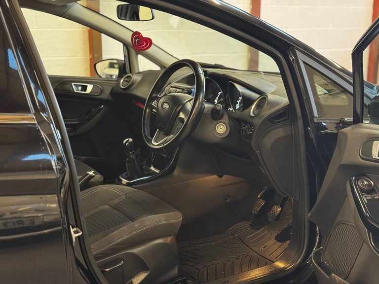 2014 Ford Fiesta 1.25 82 Zetec 5dr HATCHBACK PETROL Manual