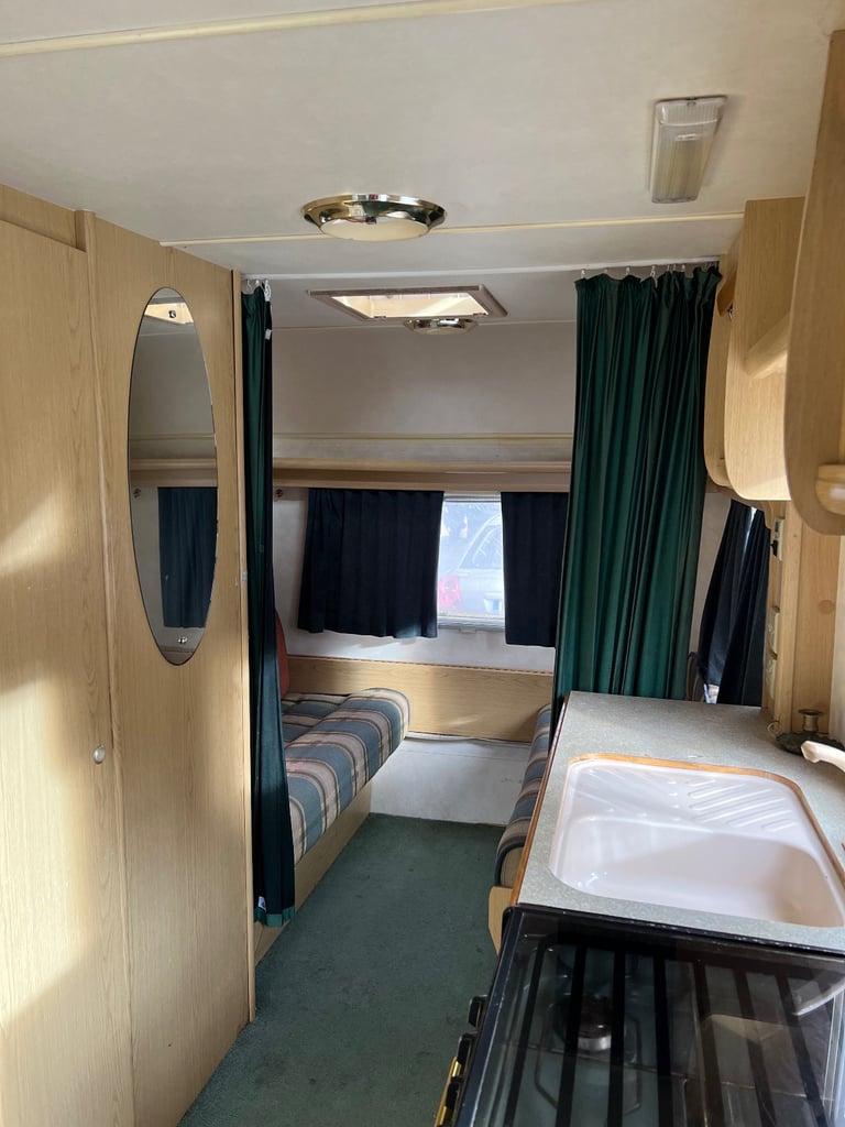 Caravan elddis 