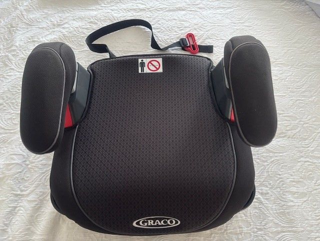 Graco Child's Car Booster Seat - nearly new condition